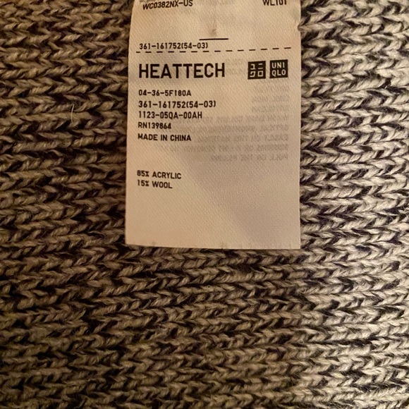 2 Uniqlo Men’s scarves - Picture 3 of 4